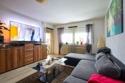 Wohnzimmer
- 2 Zimmer Etagenwohnung zum Kaufen in Albstadt