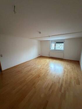 Wohnzimmer - 3 Zimmer Etagenwohnung zur Miete in Trier