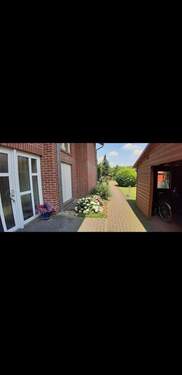 Hauseingang + Fahrradschuppen - Wunderschöne Dachgeschoßwohnung mit ca. 81,00m² in Wunstorf Luthe zum Verkauf