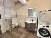 Wohnung Nr. 3: 1. Duschbad von zwei Bädern - 
