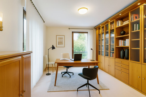 Büro eingerichtet.png - 