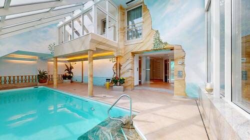 Pool.jpg - 