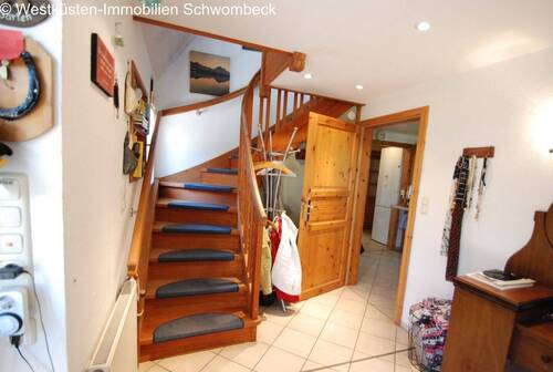Diele mit Treppe - 