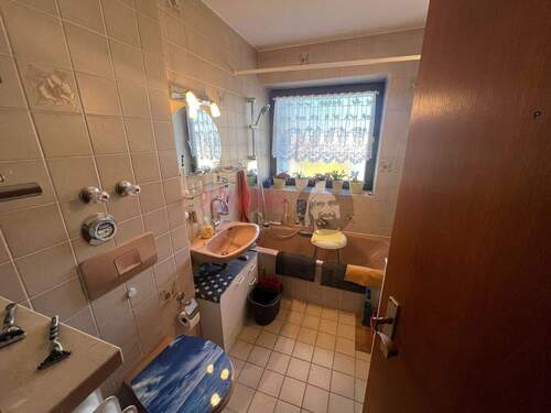 Badezimmer - 2 Zimmer Etagenwohnung in Bayerisch Gmain