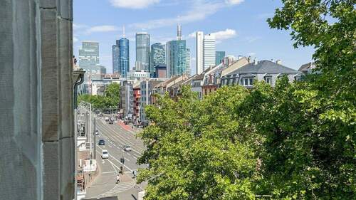 Aussicht - Exklusives Wohn- und Geschäftshaus mit Penthouse & Skylineblick in Frankfurt