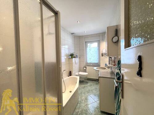 EG: Tageslichtbad mit DU - 