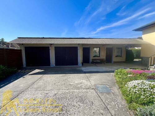 Nebengebäude: 2 Garagen und 2 Abstellräume - 