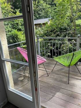 Küchenbalkon gemütlicher Sitzplatz am Bachlauf - 