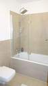 Modernes Bad mit Wanne - 