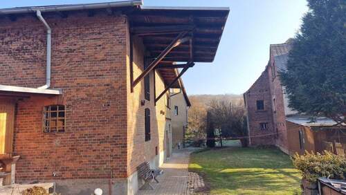 Hinterhaus West - 7 Zimmer Einfamilienhaus in Dornburg-Camburg