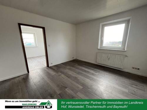 Wohnraum - 1 Zimmer Mehrfamilienhaus, Wohnhaus zum Kaufen in Selb