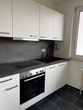 Neue Einbauküche - Smarte 3-Zimmer-Wohnung mit Blick ins Grüne (WG geeignet)