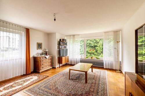 Wohnzimmer - 6 Zimmer Einfamilienhaus in Bietigheim-Bissingen