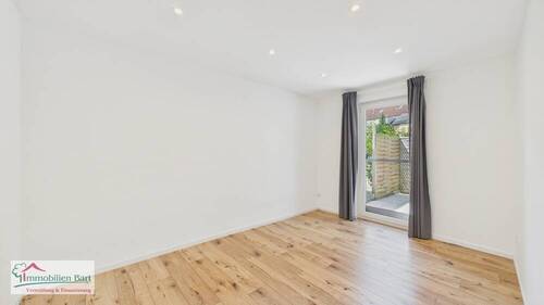 Schlafzimmer mit Zugang zur Terrasse - Etagenwohnung mit 65,00 m² in Perl / Sinz zum Kaufen