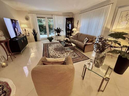 Wohnbereich Blick Terrasse.jpeg - 3 Zimmer Terrassenwohnung zur Miete in Hamburg