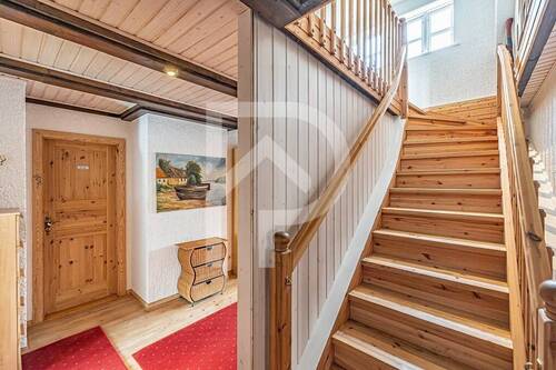 Zur Dachgeschosswohnung - 