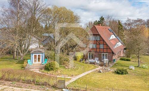 Haupt- und Saunahaus - 