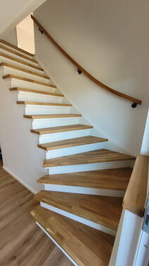 Treppe aus EG ins OG - 