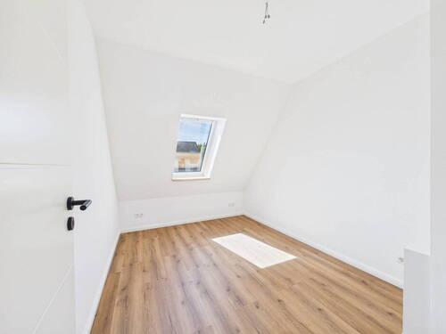 Kinderzimmer 2 / Büro - 