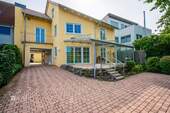 Gartenansicht - 6 Zimmer Einfamilienhaus zum Kaufen in Weingarten (Baden)