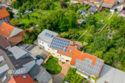 Luftbild - 6 Zimmer Einfamilienhaus in Weingarten (Baden)