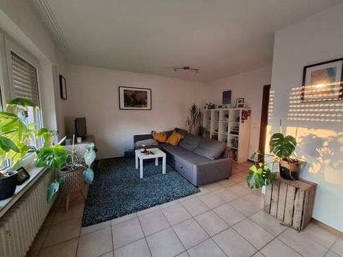 20260304_174320.jpg - **Auf der Sonnenseite von Bonn! Gut geschnittene 2 Zimmerwohnung mit Balkon für den Einpersonenhaushalt**