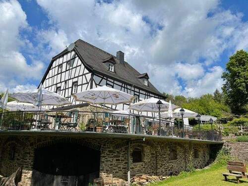 Bild 1 - Historische ehem. Mühle von 1651 in Alleinlage unter der Burg Pyrmont