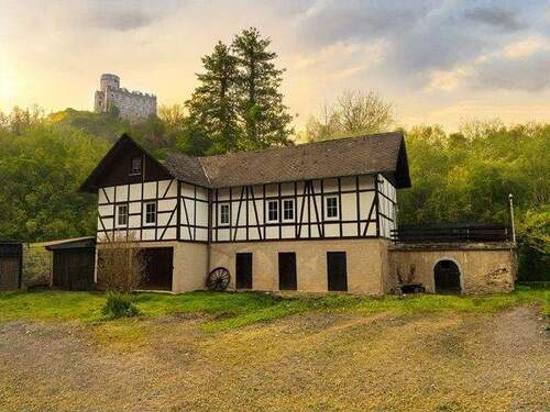 Wohnhaus seitlich der Mühle - 