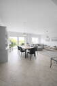 Großzügiges Wohnzimmer, EG - 