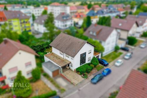 Luftbild - 5 Zimmer Einfamilienhaus zum Kaufen in Bruchsal