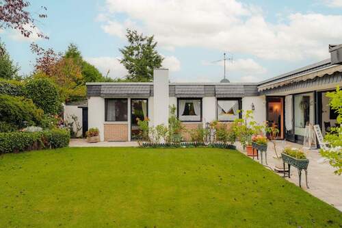 Rückansicht - Familienfreundlicher Bungalow in Rösrath