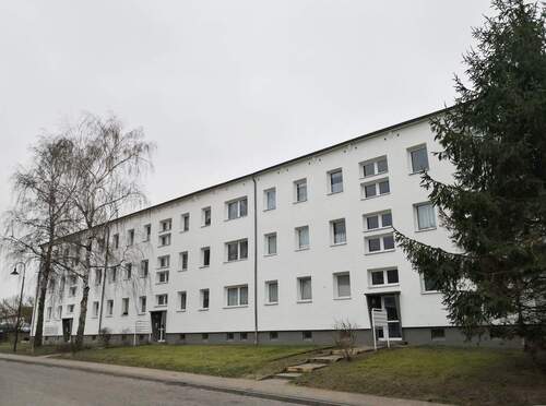 Straßenansicht - 2 Zimmer Etagenwohnung in Samtens