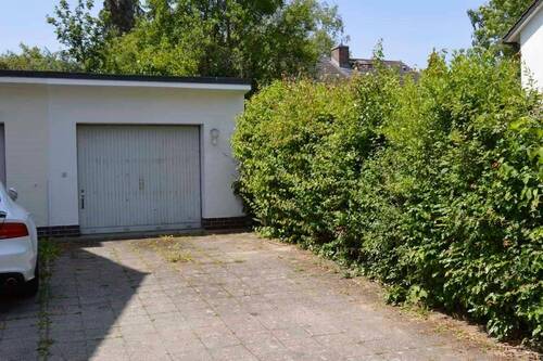 Zufahrt zweite Garage - Einfamilienhaus mit 118,00 m² in Bayreuth zum Kaufen