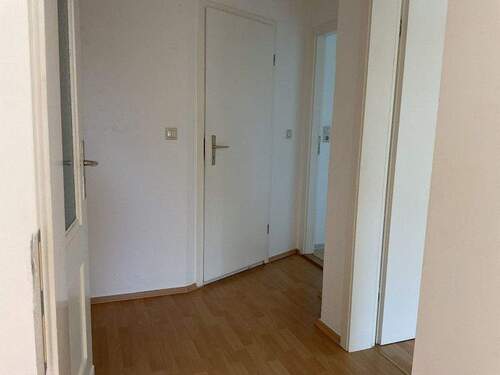 Flur - 2 Zimmer Etagenwohnung zur Miete in Bitterfeld-Wolfen