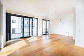 Beispielfotos aus Wohnungen im selben Haus - 