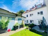 Rückseite mit Terrasse - 9 Zimmer Mehrfamilienhaus, Wohnhaus in Schönwald