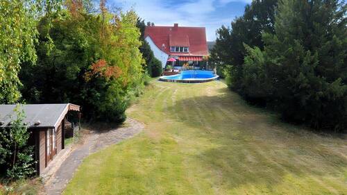 Gesamtgrundstück - 9 Zimmer Einfamilienhaus zum Kaufen in Moers