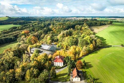 Zuwegung von der B6 - 2 Zimmer Mehrfamilienhaus, Wohnhaus in Bischofswerda