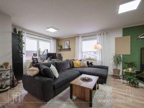 großzügiges Wohn- und Esszimmer - 2 Zimmer Etagenwohnung zum Kaufen in Leer