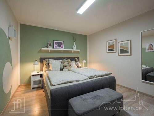 gemütliches Schlafzimmer - Etagenwohnung mit 73,50 m&sup2; in Leer zum Kaufen