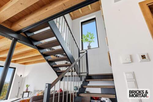 Treppe zum Obergeschoss - 