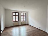 Leeres Zimmer mit Fenster - 