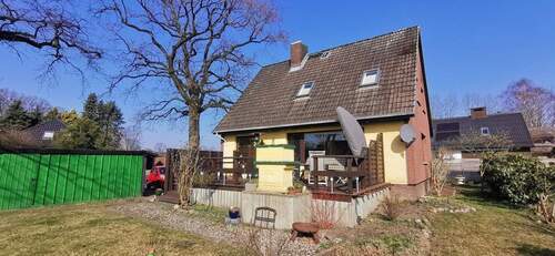 Blick auf die gr. SW Terrasse - 4 Zimmer Einfamilienhaus zum Kaufen in Alveslohe