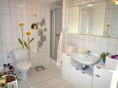 Tageslichtbad mit Dusche - 