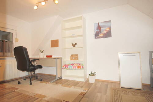 AbacO Immobilien_Maklerempfehlung Leipzig_möblierte 2 Raum Wohnung in grüner Lage_Schlafen 1 - 