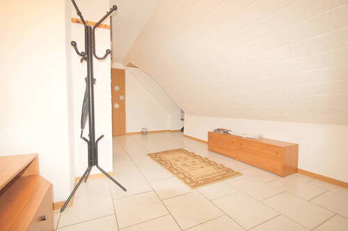 AbacO Immobilien_Maklerempfehlung Leipzig_möblierte 2 Raum Wohnung in grüner Lage_Diele1 - 