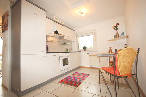 AnKaSa Immobilien GmbH_Maklerempfehlung Leipzig Markkleeberg Schkeuditz Markranstädt 2 Raum DG Böhlitz Ehrenberg_offene Küche mit EBK - 