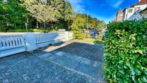 Stellplatz vor dem Haus - 