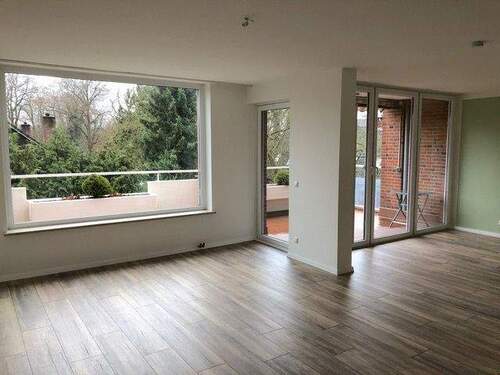 Wohnzimmer - 1 - 2 Zimmer Etagenwohnung in Lüneburg