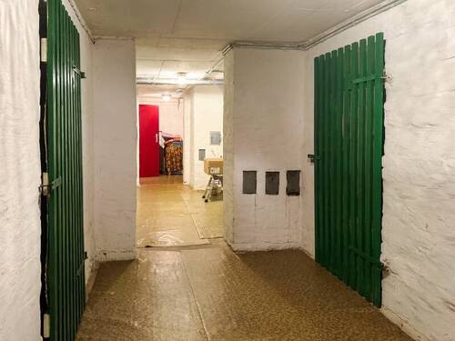 Haus links Mieterkeller (2) - 